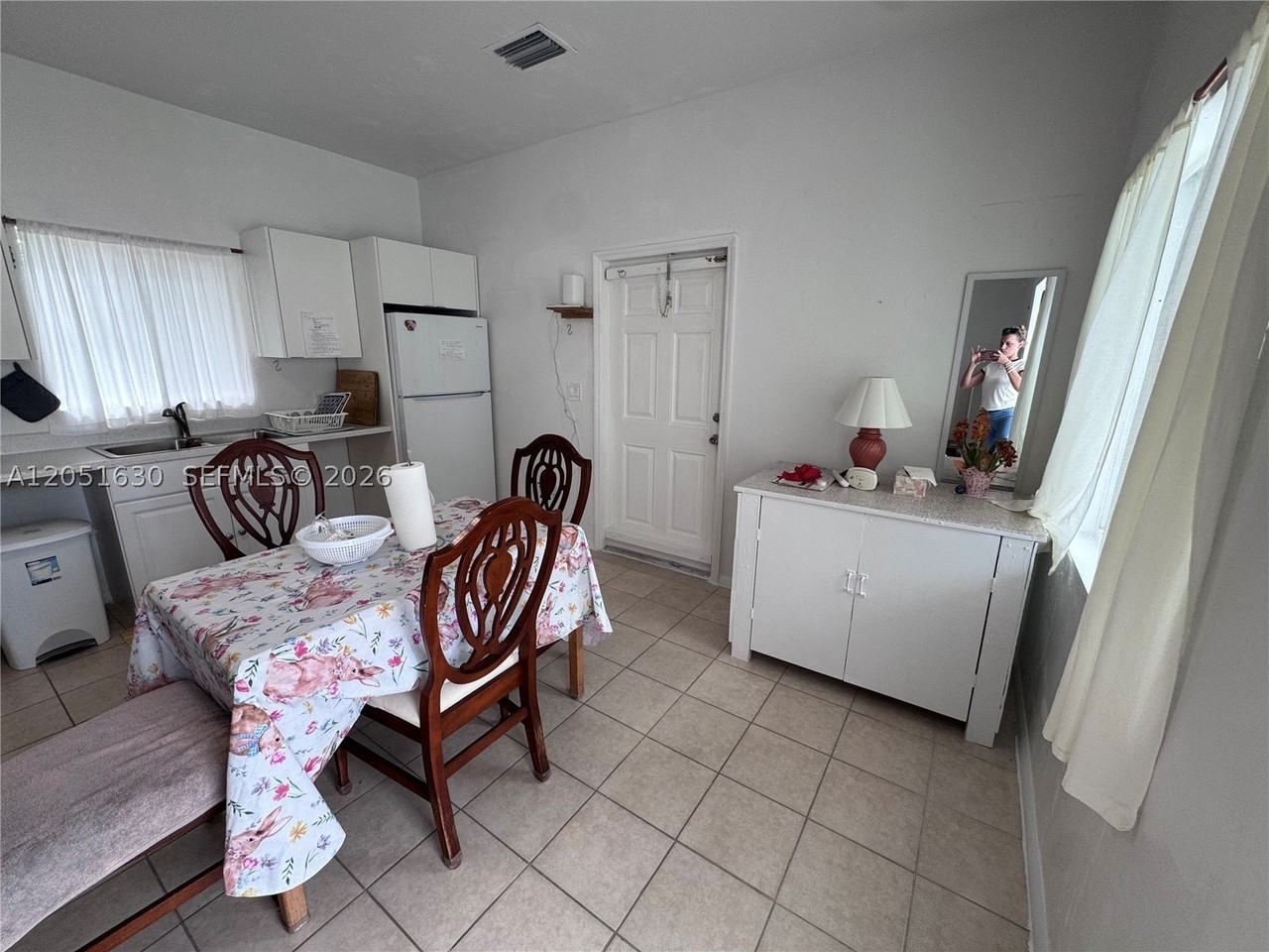 1239 N Victoria Park Rd - Photo 5 of 13