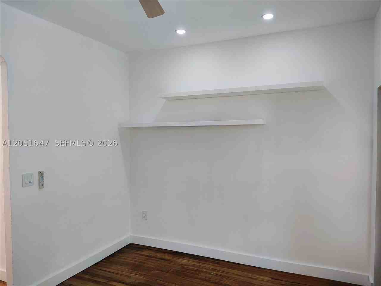 717 Jefferson Ave #6 - Photo 4 of 29