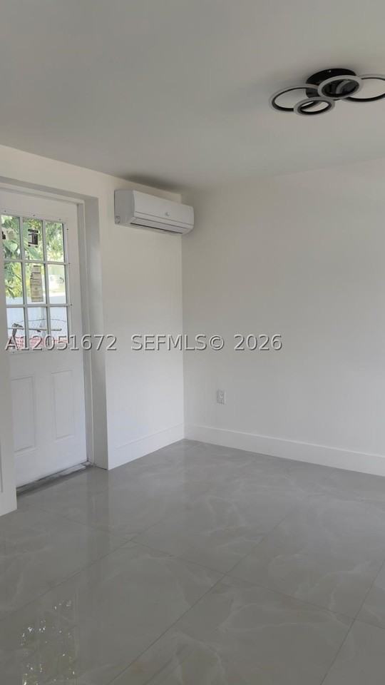 2480 Nw 87th Ter - Photo 4 of 24