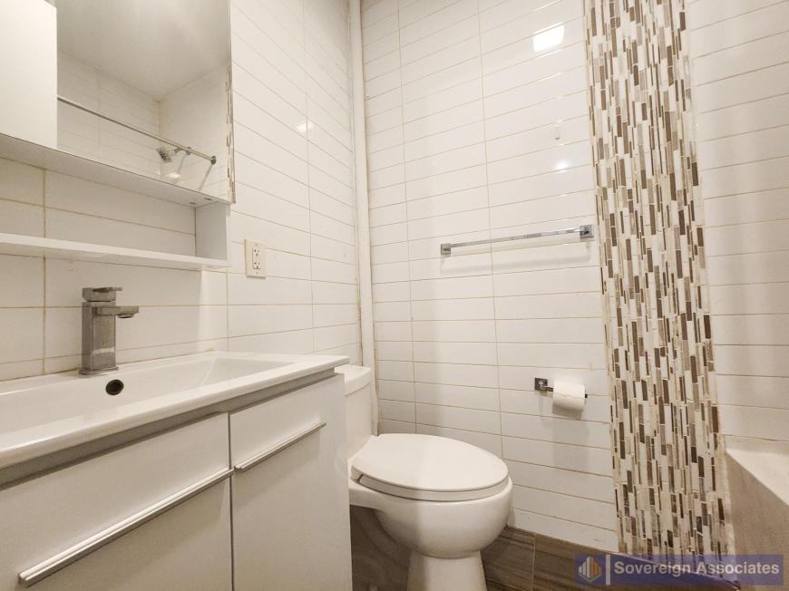 4230 Broadway - Photo 4 of 8