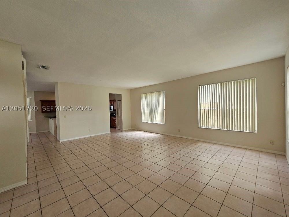 7558 Prescott Ln - Photo 3 of 27