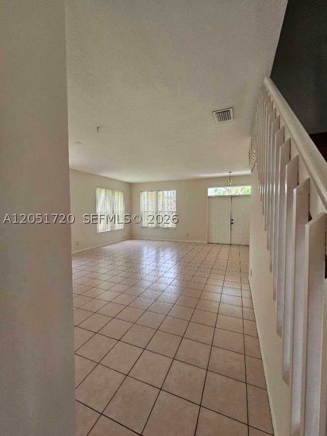 7558 Prescott Ln - Photo 4 of 27