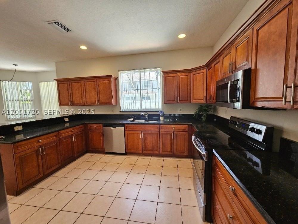 7558 Prescott Ln - Photo 6 of 27