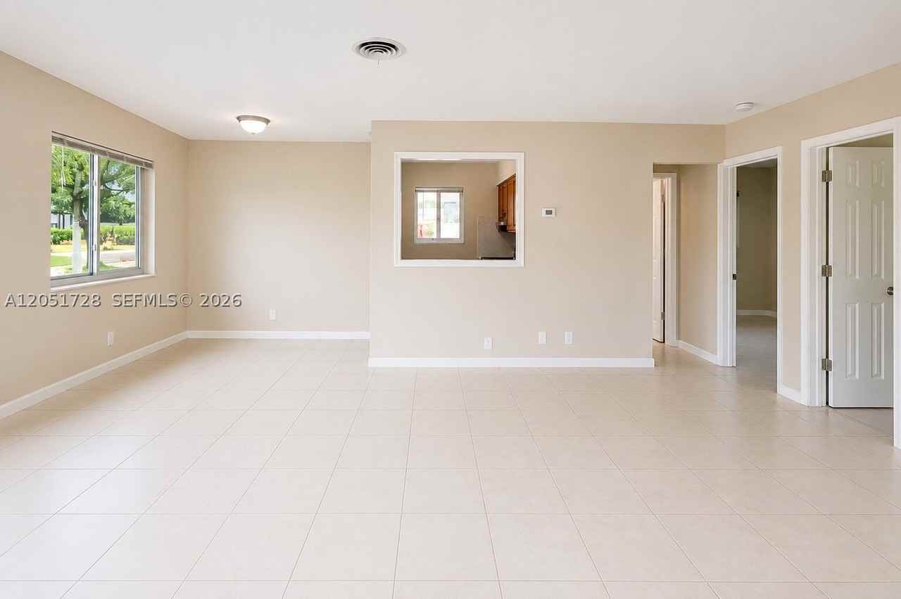 700 Ne 25th St #1-2 - Photo 5 of 21