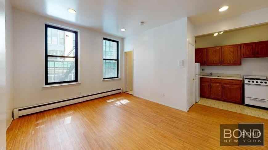 170 W 25th St - Photo 4 of 10