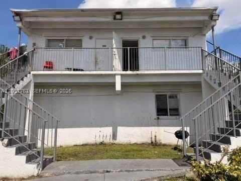 848 Sw 5th St #203 - Photo 2 of 18