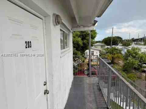 848 Sw 5th St #203 - Photo 4 of 18