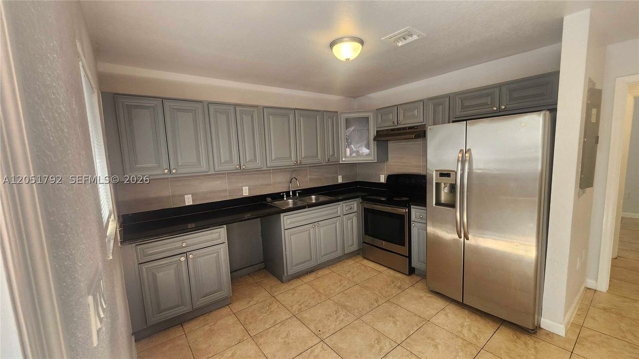 14004 Ne 2nd Ave #14004 - Photo 2 of 14