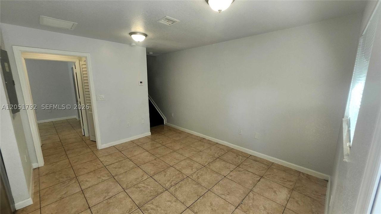 14004 Ne 2nd Ave #14004 - Photo 4 of 14