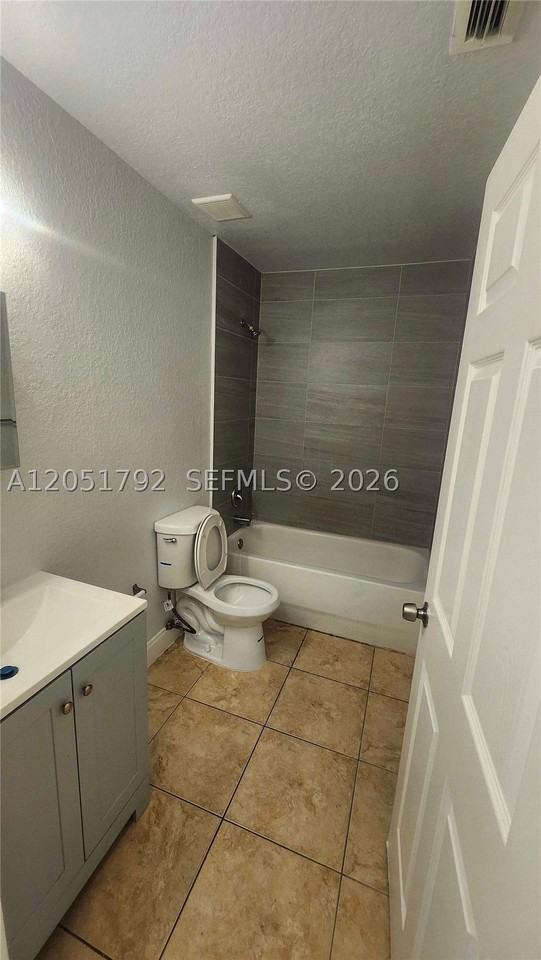 14004 Ne 2nd Ave #14004 - Photo 5 of 14