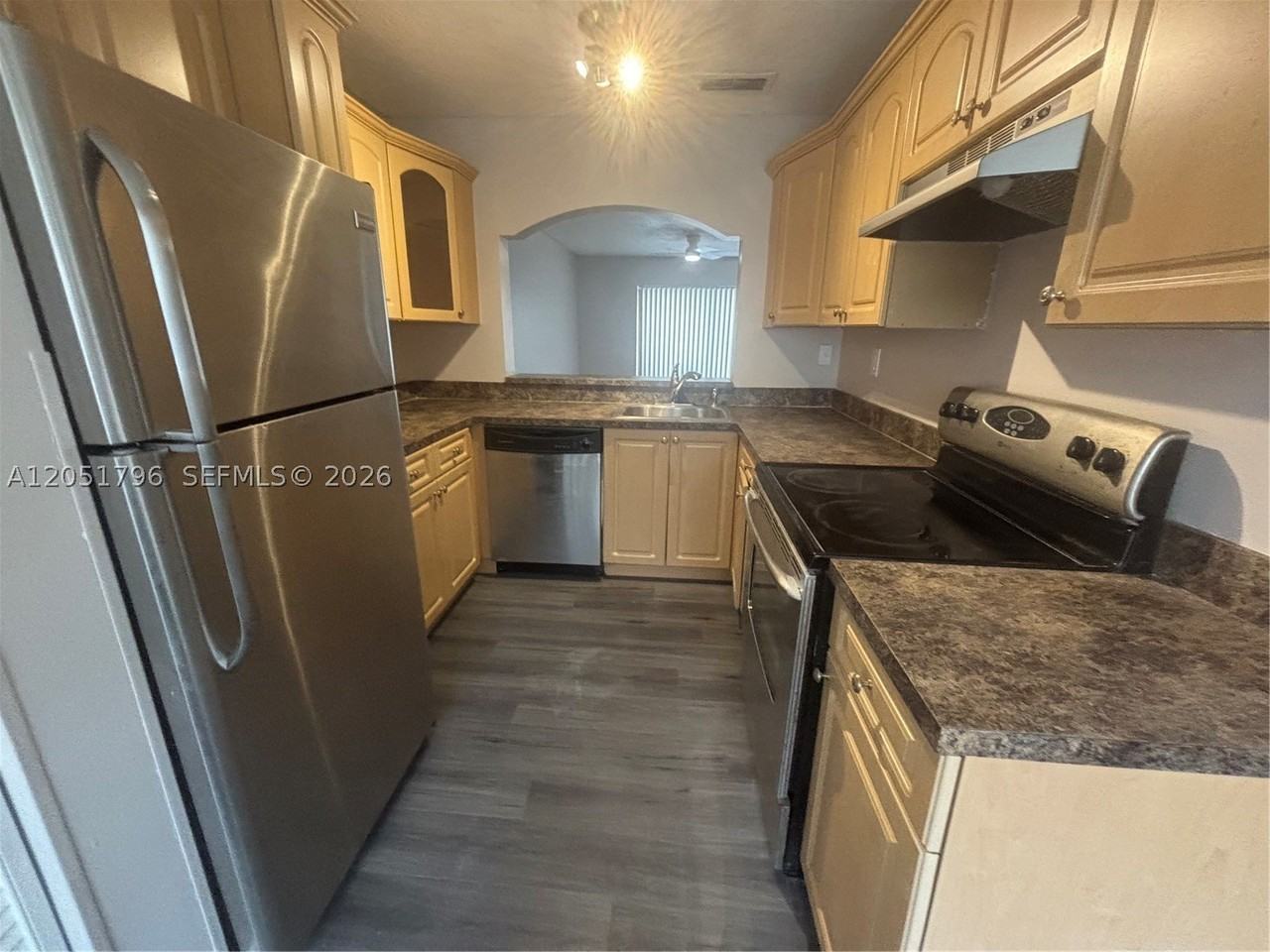323 Palm Cir E - Photo 6 of 26