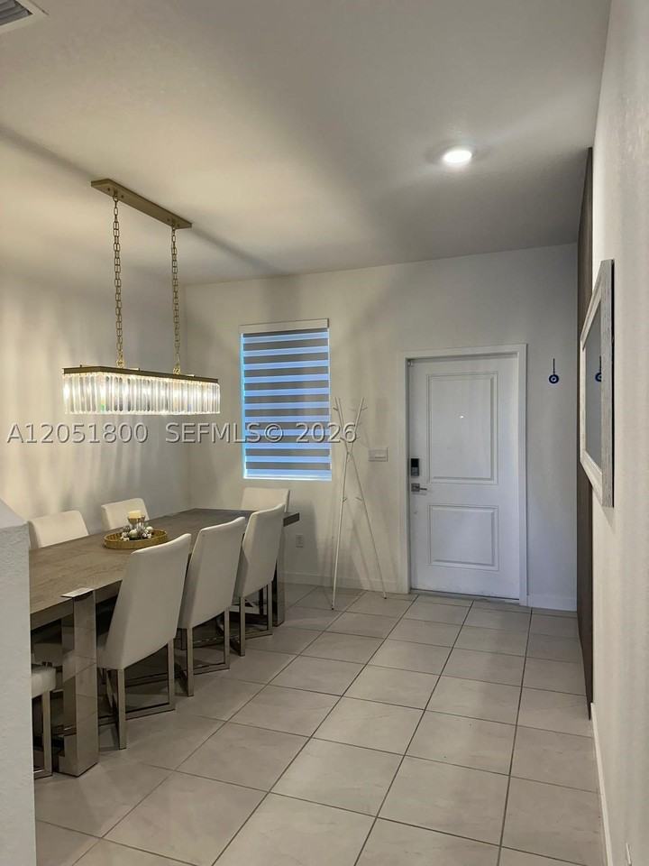 785 Se 18th St - Photo 4 of 12