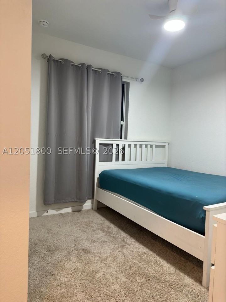 785 Se 18th St - Photo 7 of 12