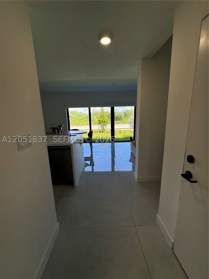 1330 Nw 2nd St #1330 - Photo 6 of 8