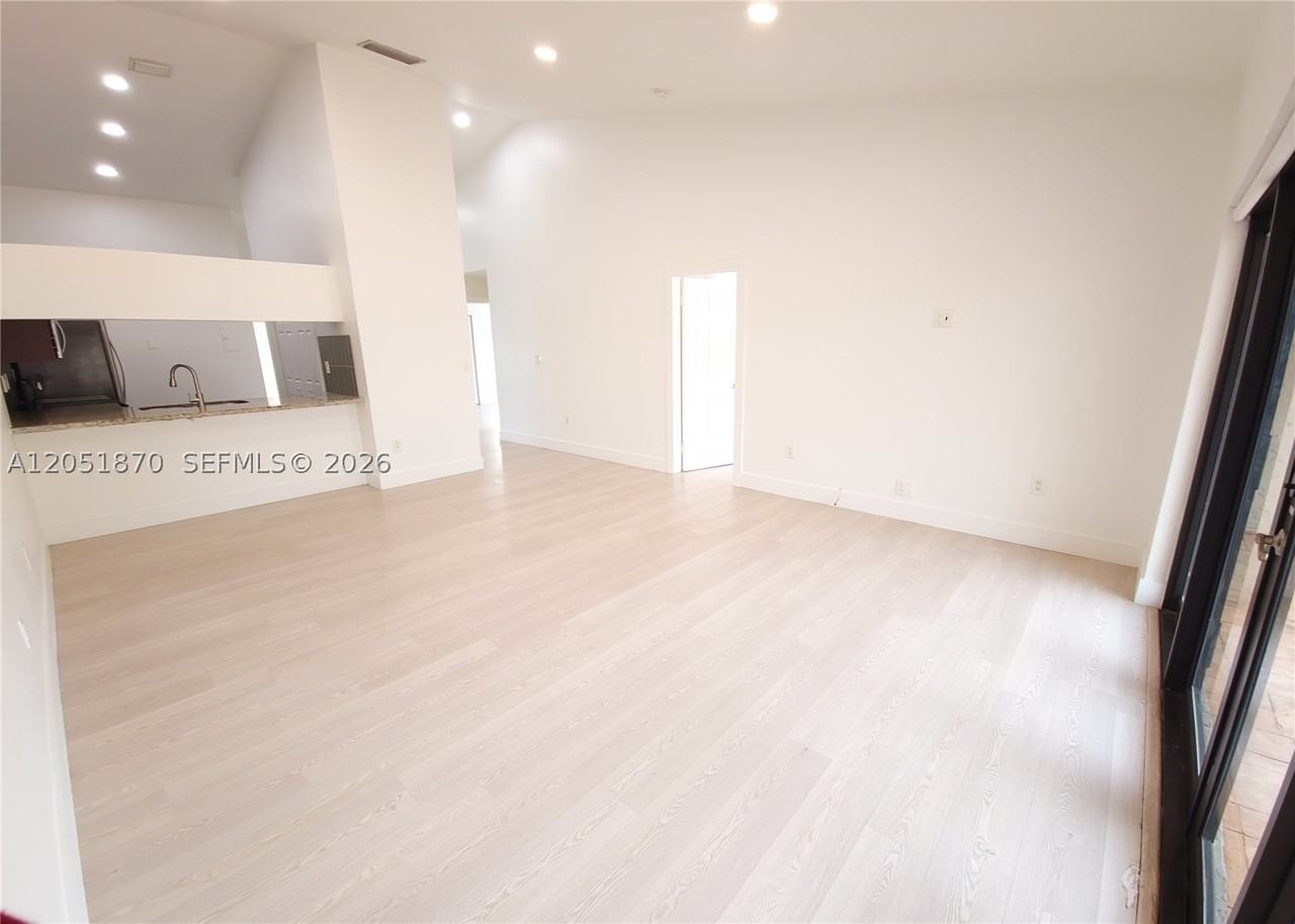 14702 Sw 63rd Ln - Photo 7 of 22