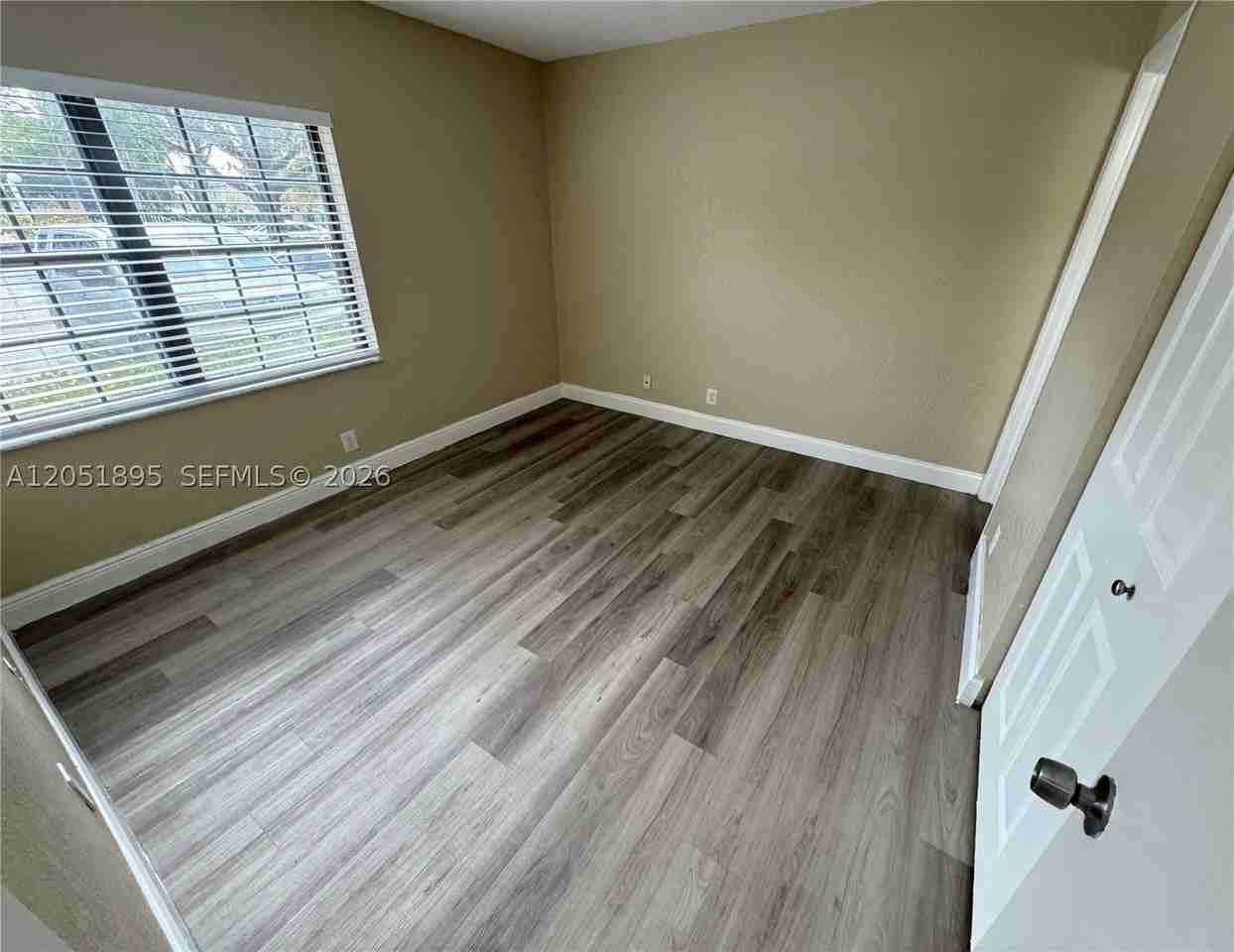 2626 Riverside Dr #2626 - Photo 5 of 10