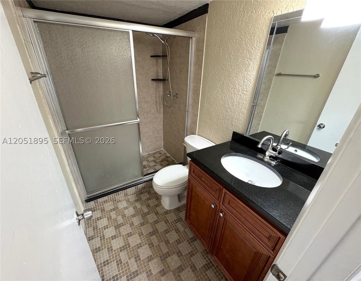 2626 Riverside Dr #2626 - Photo 7 of 10