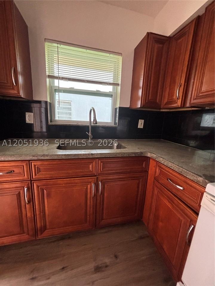 6631 Sw 18th St #103 - Photo 3 of 16