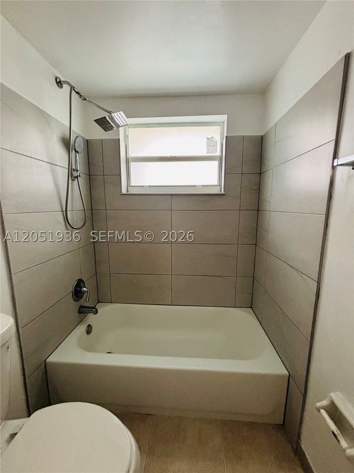 6631 Sw 18th St #103 - Photo 4 of 16