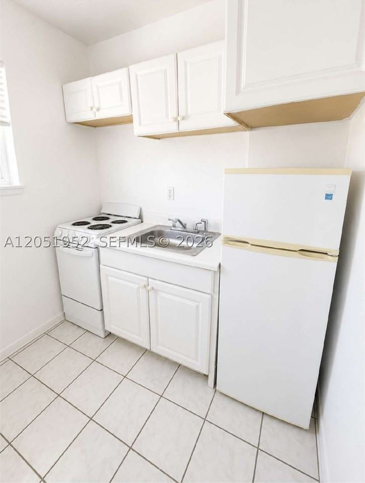 5305 Biscayne Blvd #203 - Photo 3 of 7