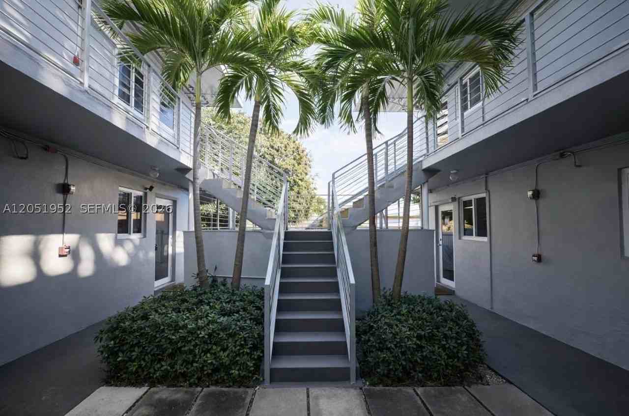 5305 Biscayne Blvd #203 - Photo 6 of 7