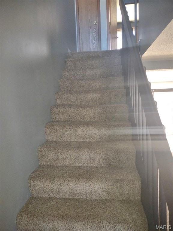 28 Cedar Grove Ct #B - Photo 2 of 12