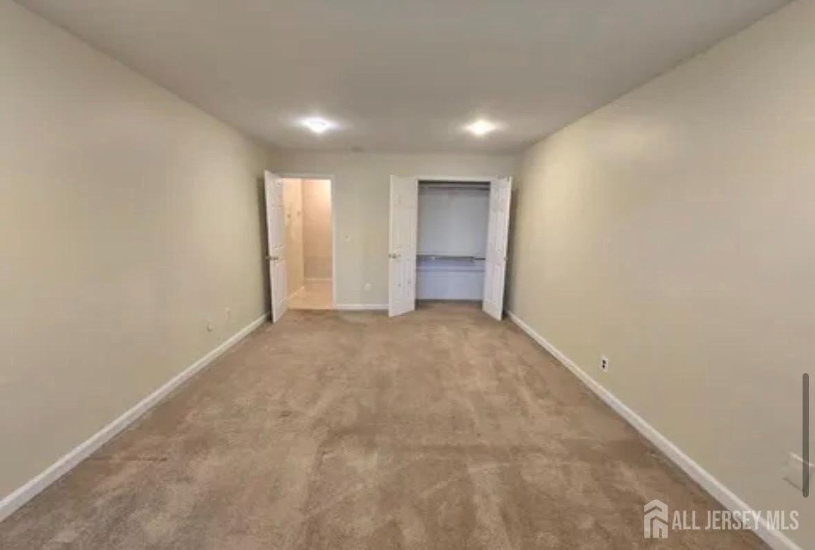 334 College Dr - Photo 3 of 14
