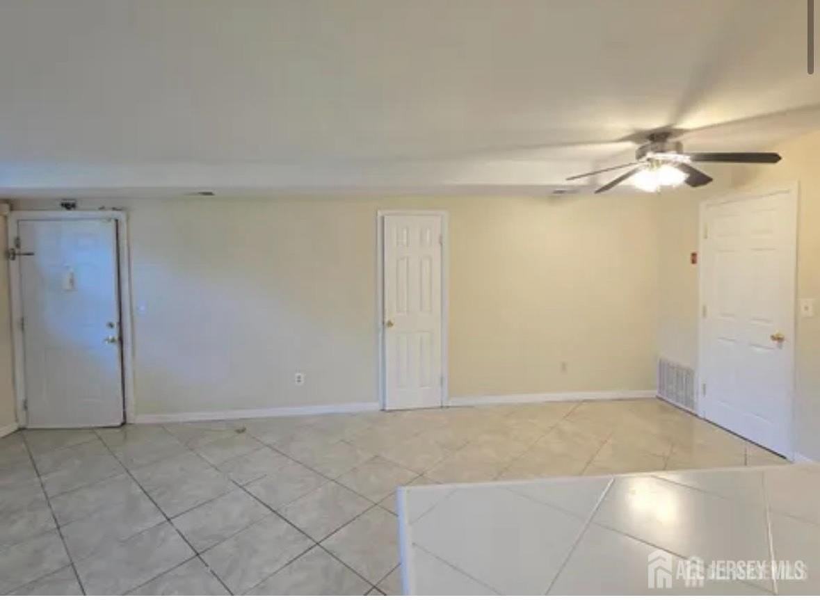 334 College Dr - Photo 5 of 14