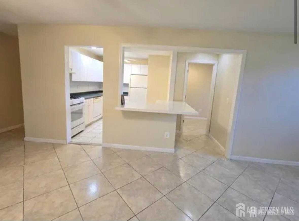334 College Dr - Photo 6 of 14