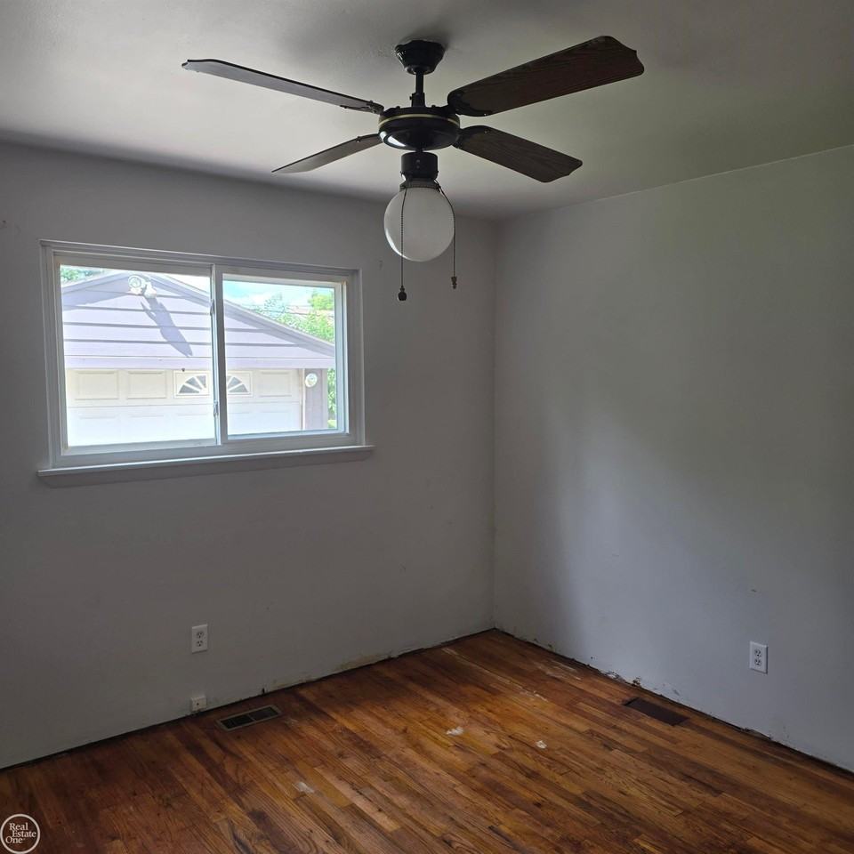20473 Vermander Ave - Photo 7 of 13