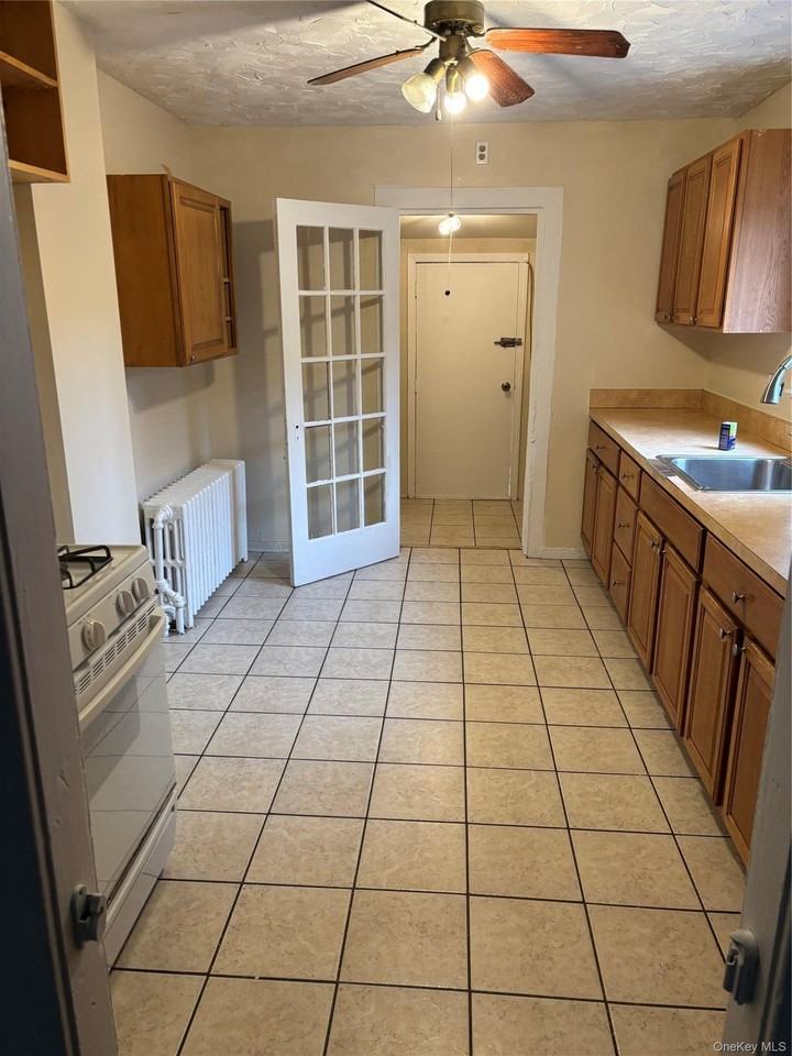 86 Bridge St ## 88 - Photo 2 of 9