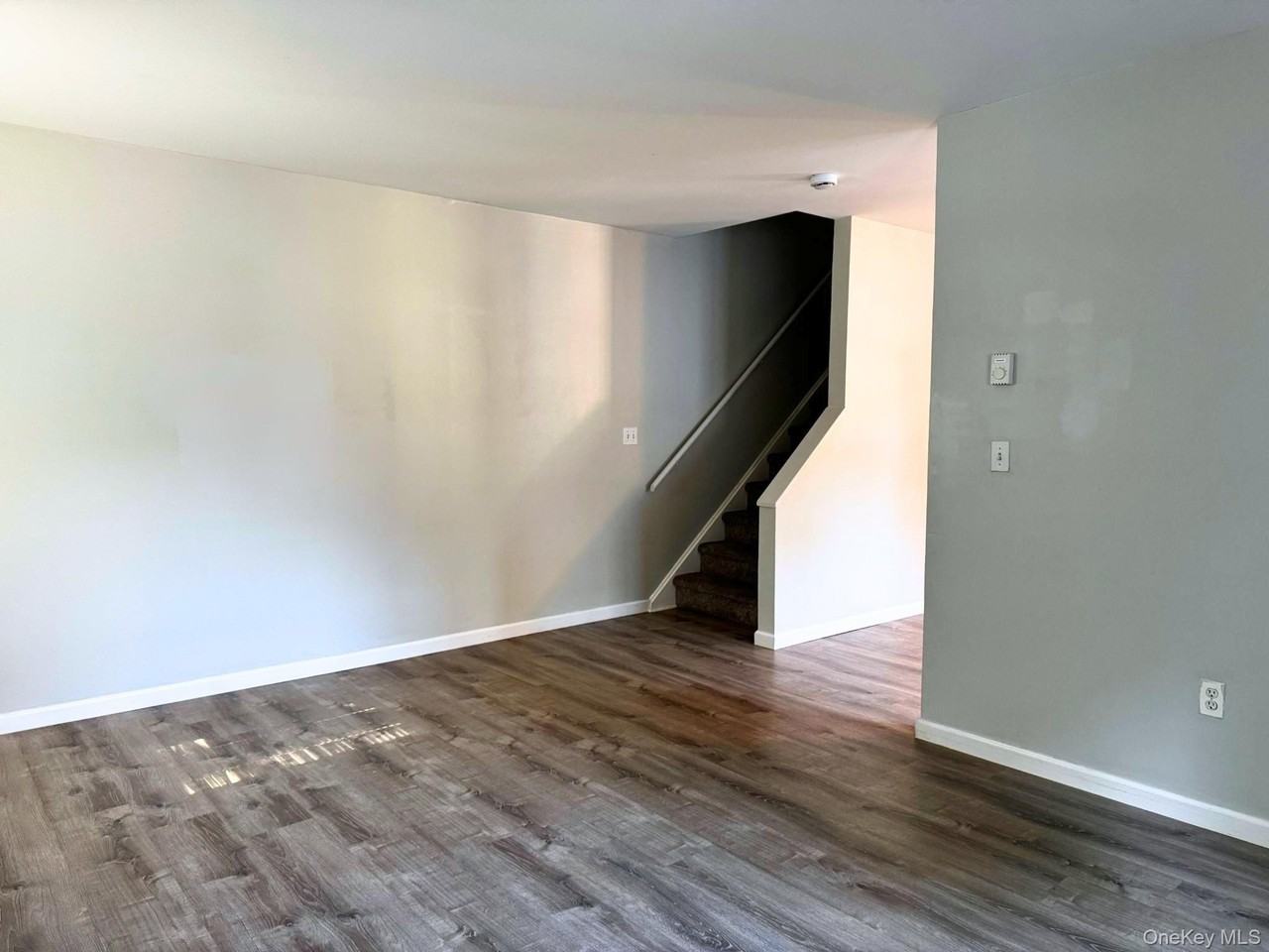 33 Fowler Ave - Photo 5 of 13