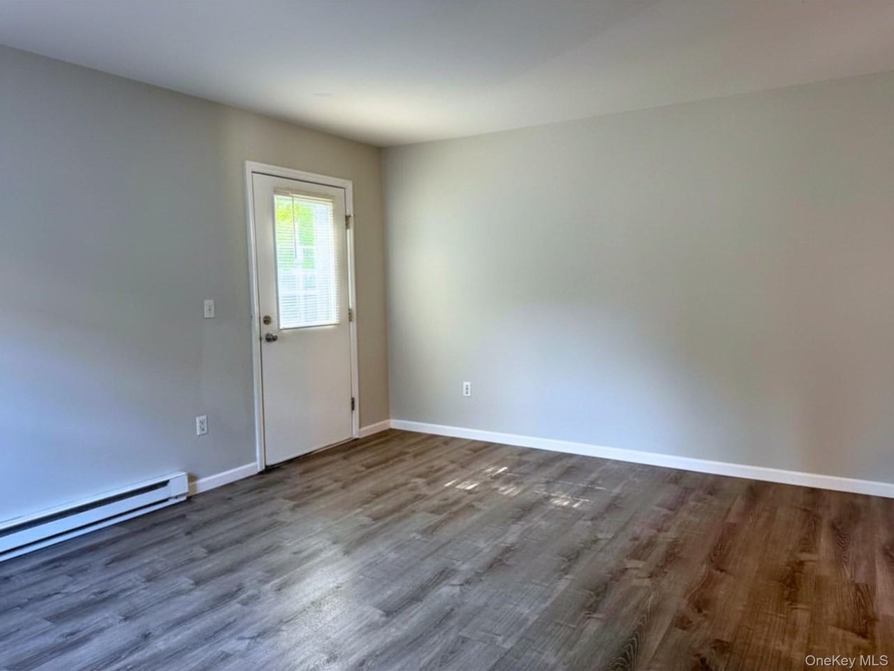 33 Fowler Ave - Photo 6 of 13