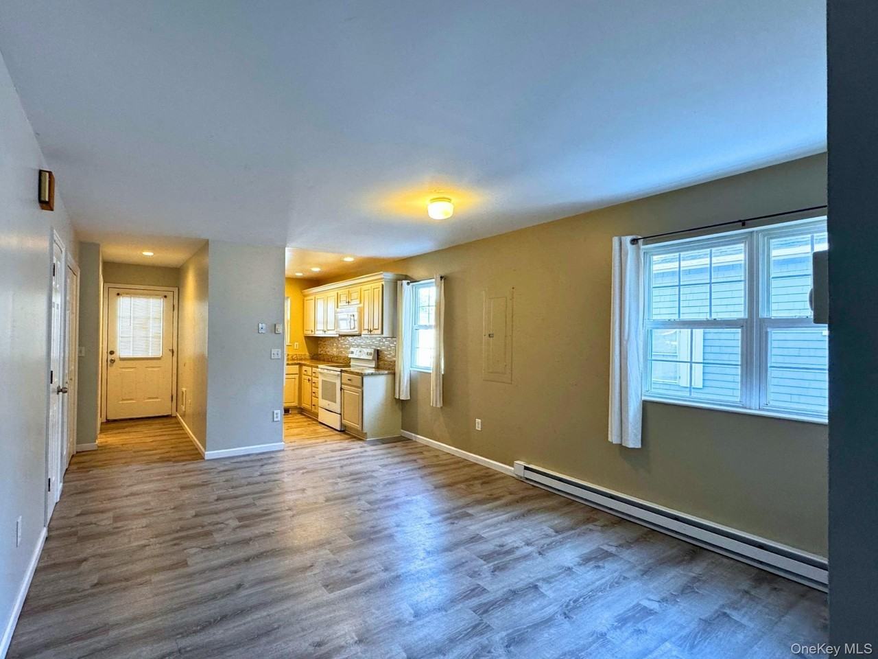 33 Fowler Ave - Photo 7 of 13