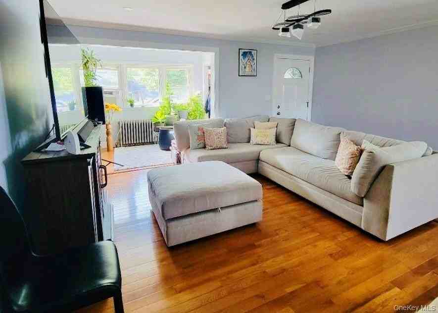 313 Stanley Ave #1stFL - Photo 2 of 19