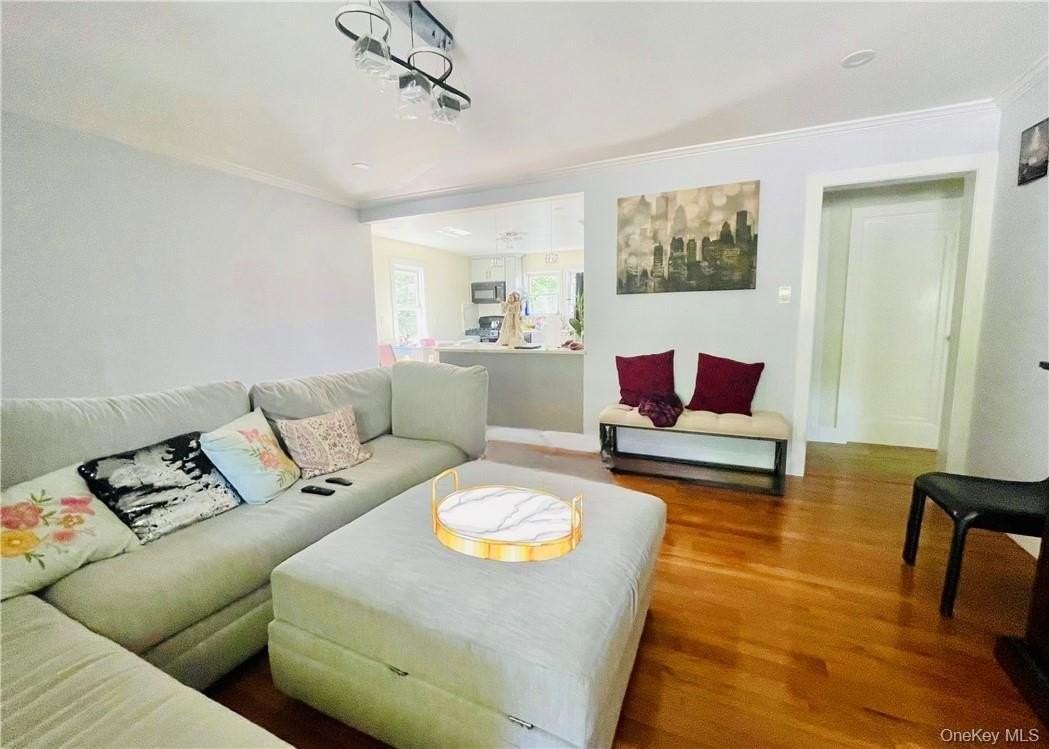 313 Stanley Ave #1stFL - Photo 5 of 19