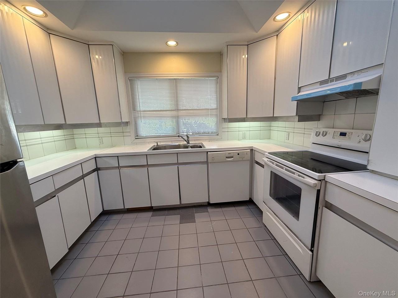 11 Webb Hill Rd - Photo 3 of 8