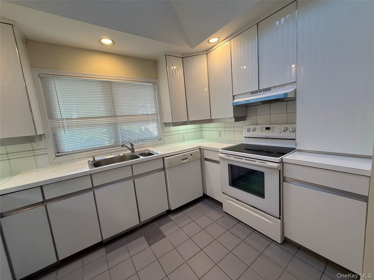 11 Webb Hill Rd - Photo 4 of 8