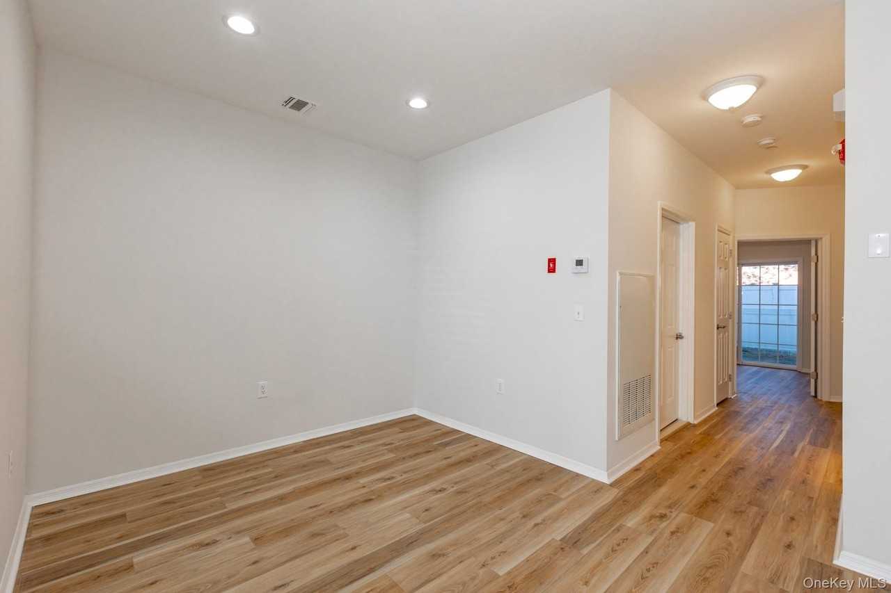 11 Jacqueline Way - Photo 4 of 17