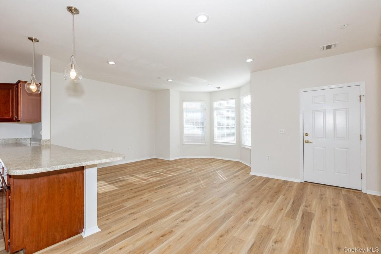 11 Jacqueline Way - Photo 6 of 17