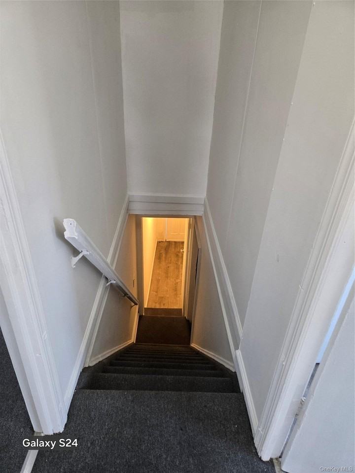 717 Henry St #2 - Photo 2 of 8