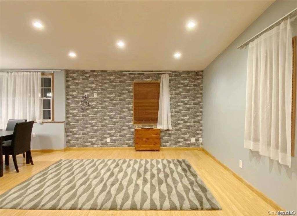 59 Oak St #1 - Photo 4 of 6