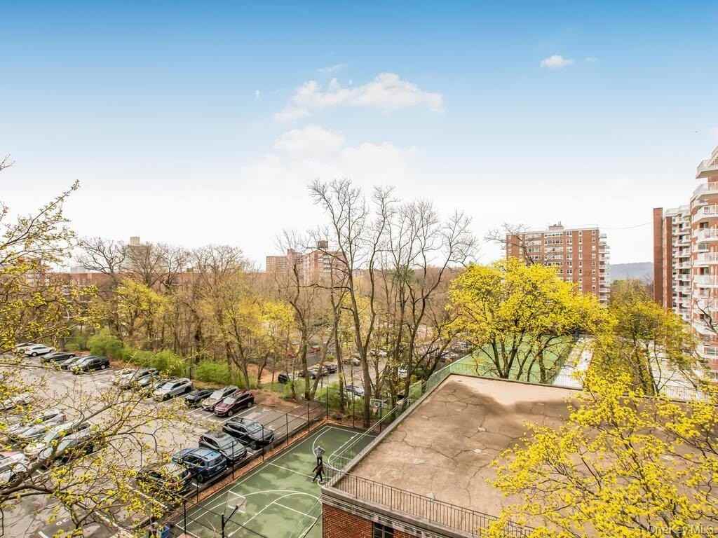 4525 Henry Hudson Pkwy #1202 - Photo 2 of 7