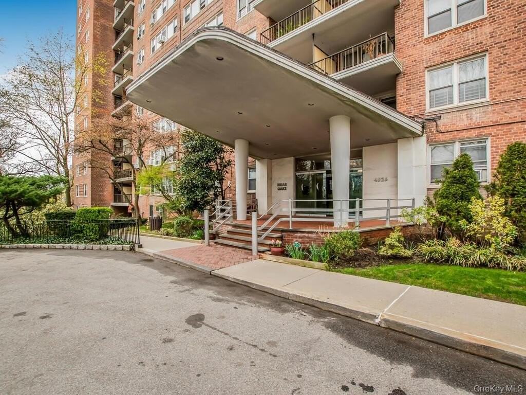 4525 Henry Hudson Pkwy #1202 - Photo 7 of 7