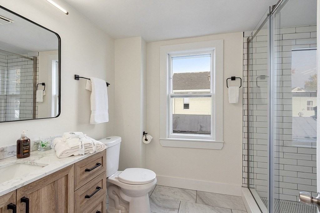 54 Bonair St #1B - Photo 4 of 16