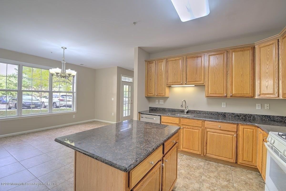 363 Saint Andrews Pl - Photo 4 of 15