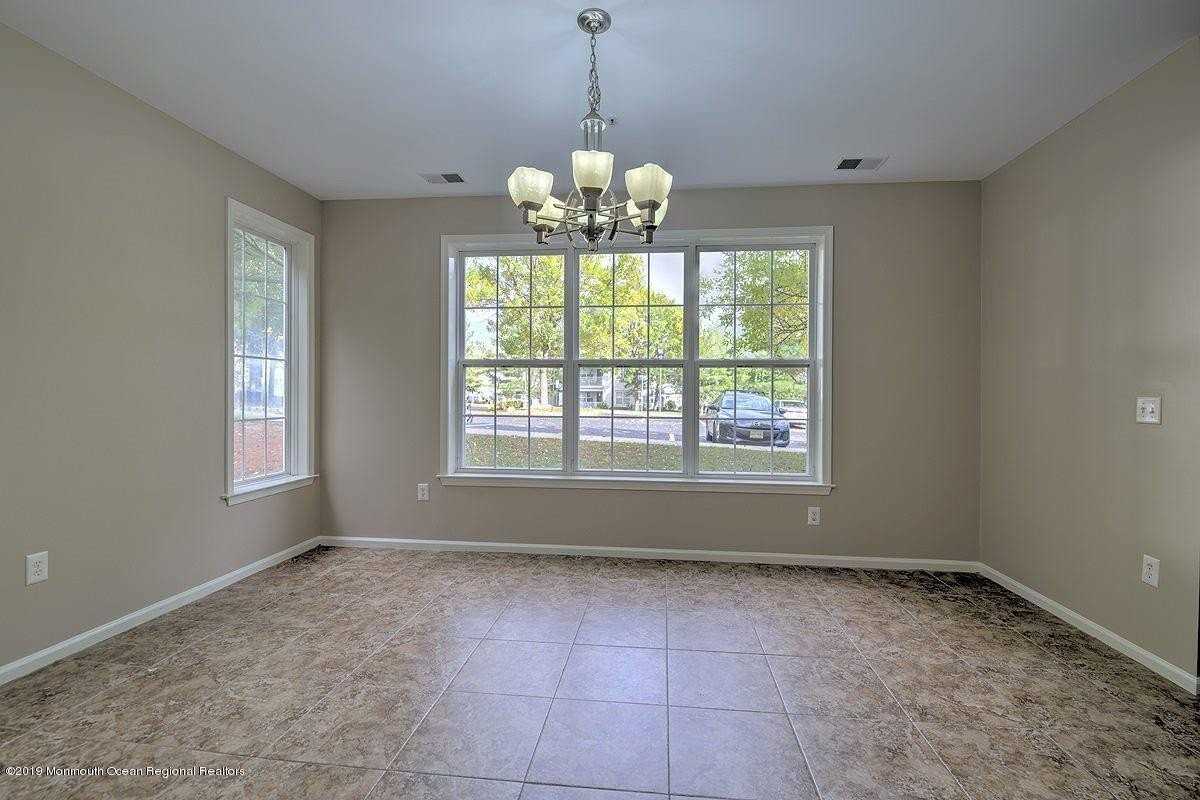 363 Saint Andrews Pl - Photo 5 of 15
