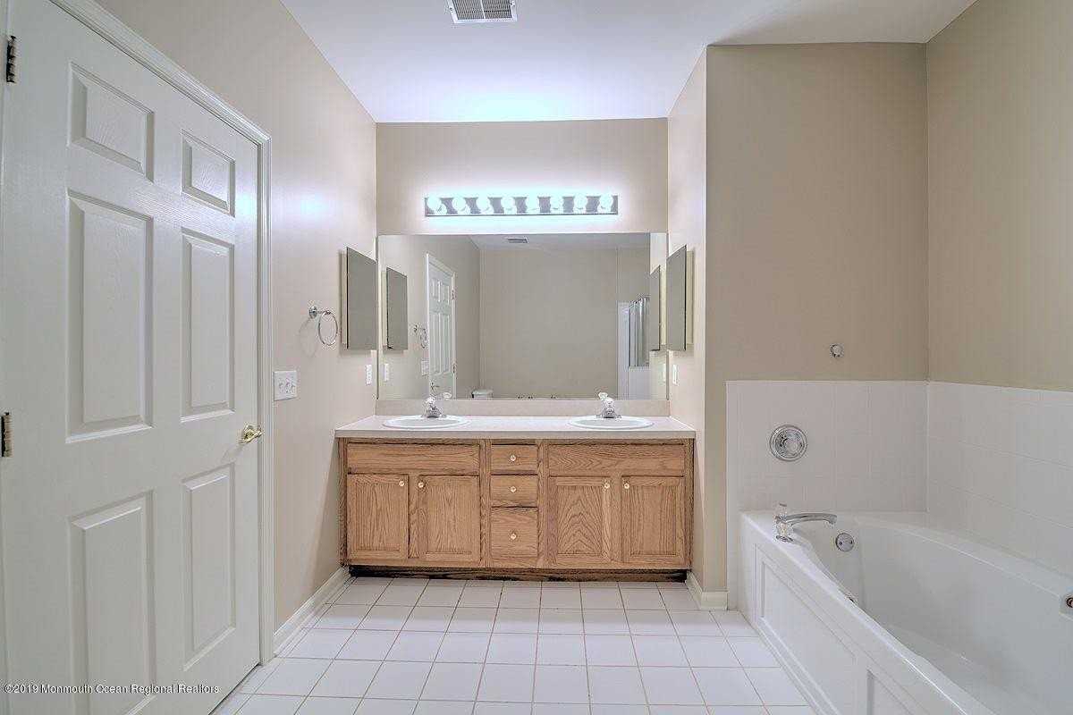 363 Saint Andrews Pl - Photo 7 of 15
