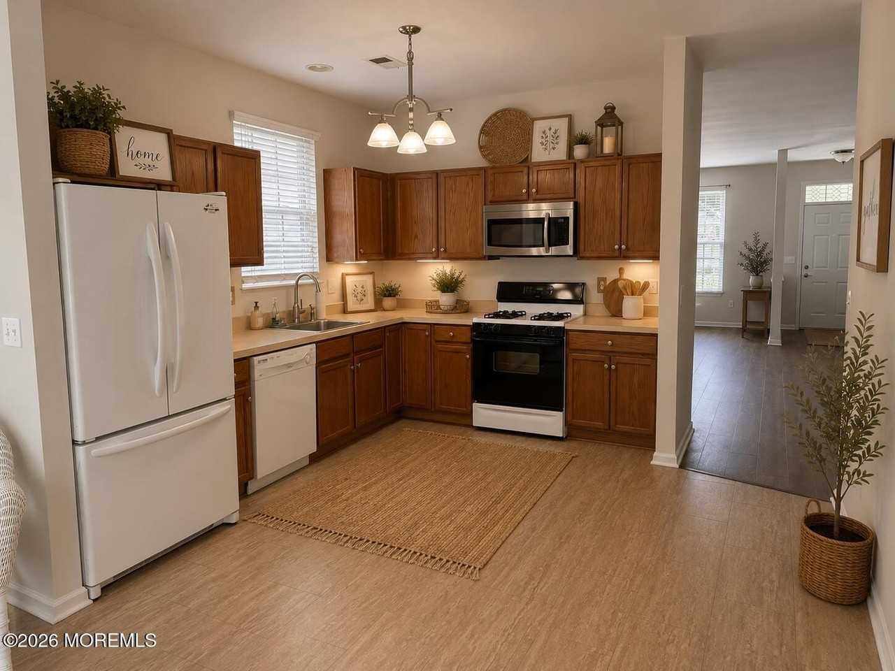 24 Lilly Dr - Photo 2 of 12
