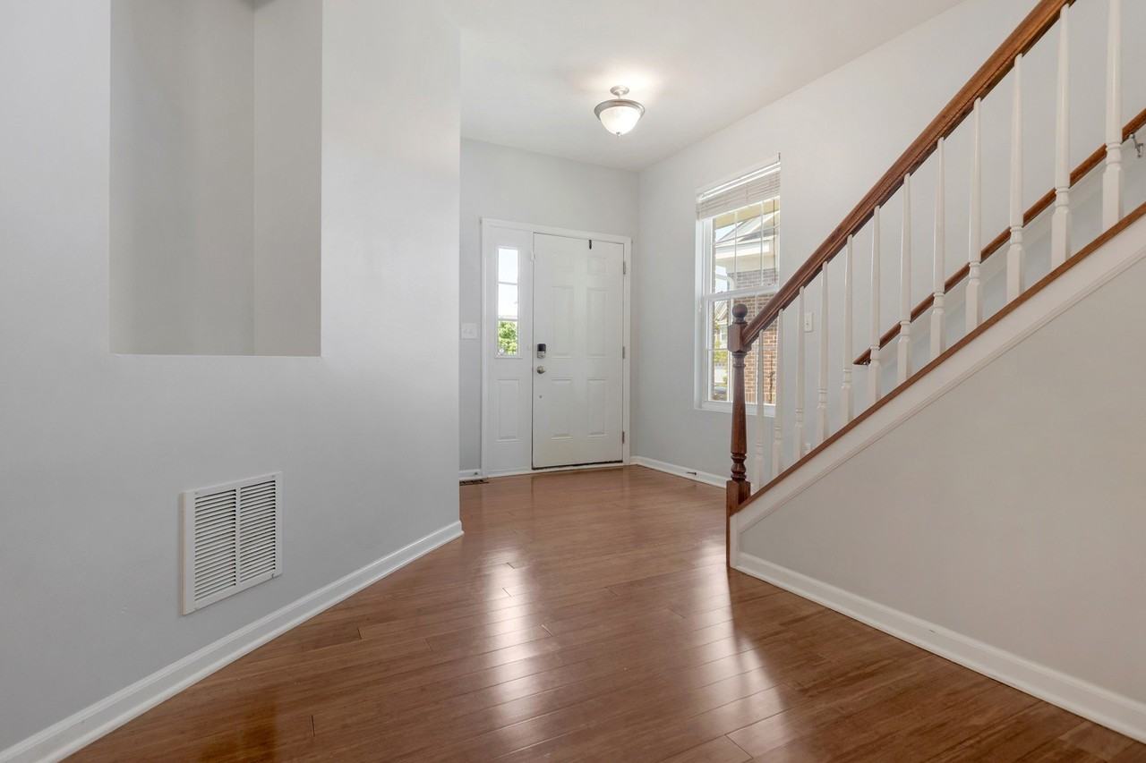 1022 Ravendale Ct - Photo 4 of 28